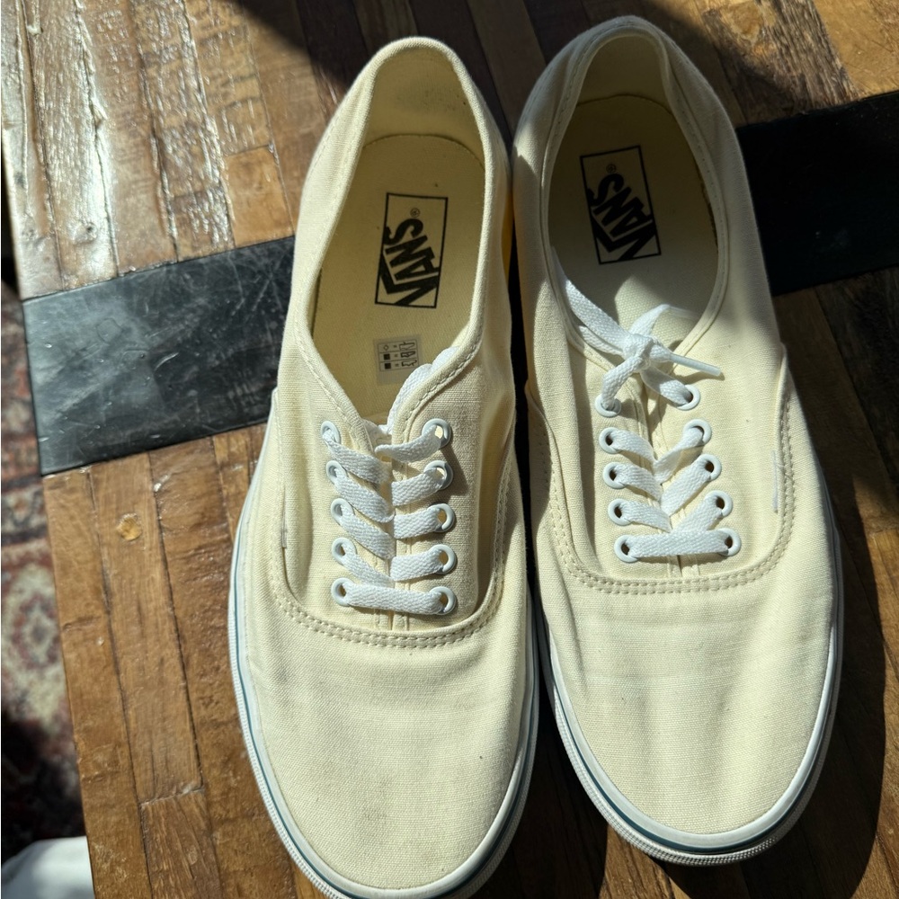 Vans Canvas Authentic Sneakers in Off-White/Cream